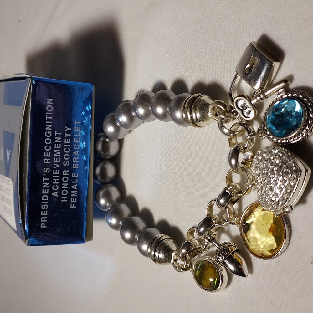 2008 Avon President's Recognition Achievement Honor Society Bracelet